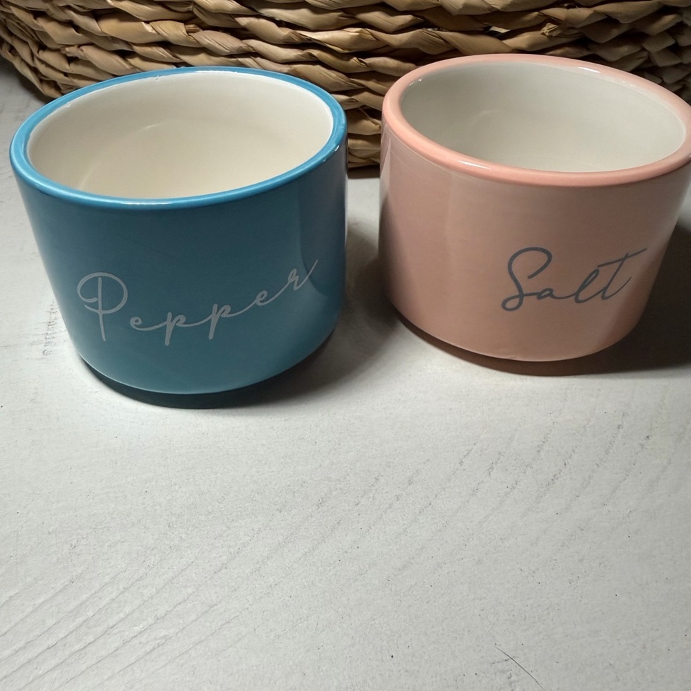 Farmhouse Blue and Pink Salt and Pepper Bowls